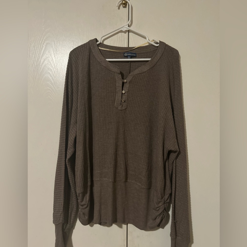 New with Tags Women Democracy Long Sleeve
